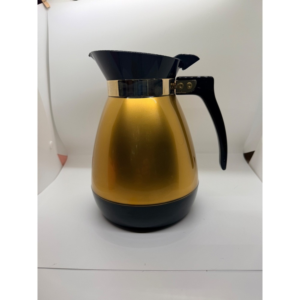VTG West Bend Thermo-Serv 44 oz Hot Cold in Box Server Gold Black MCM Carafe
